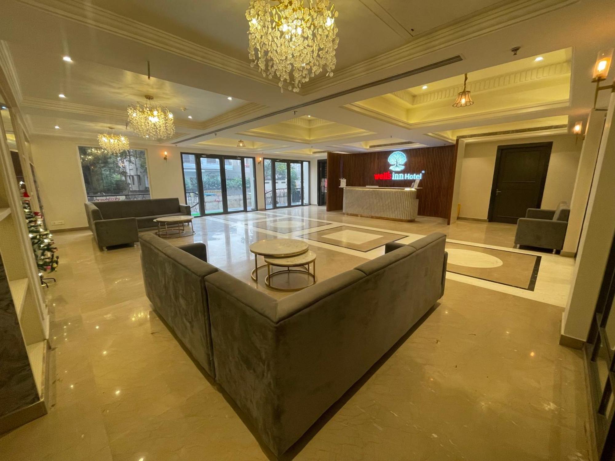 Wells Inn Hotel Varanasi Esterno foto
