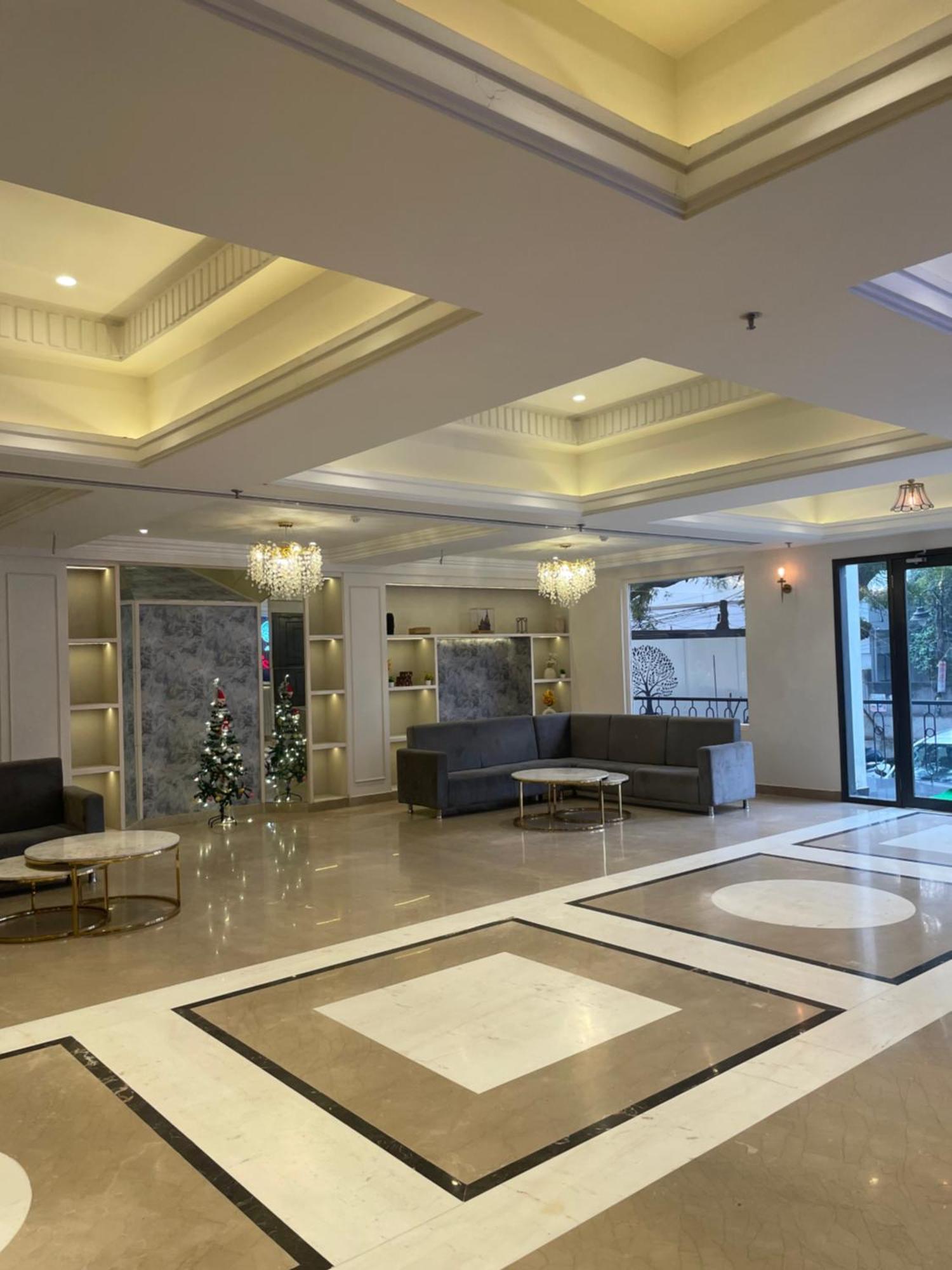 Wells Inn Hotel Varanasi Esterno foto